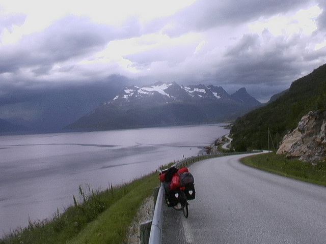 Gewitterfront über'm Salangen-Fjord